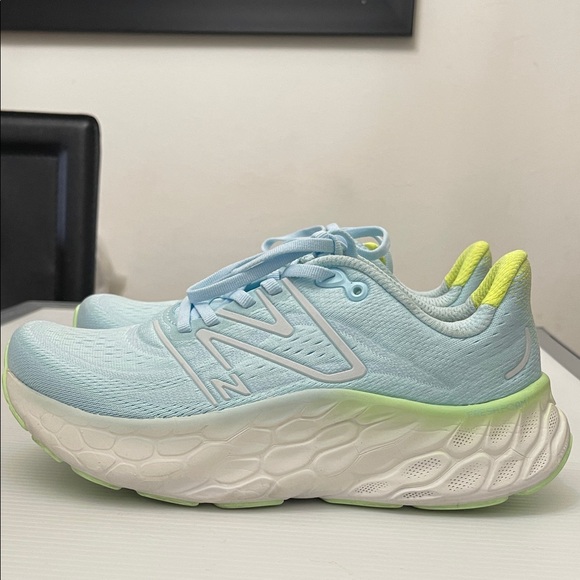 New Balance Shoes - NEW BALANCE FRESH FOAM x MORE V4 RUNNING SNEAKERS WOMENS SIZE 7.5